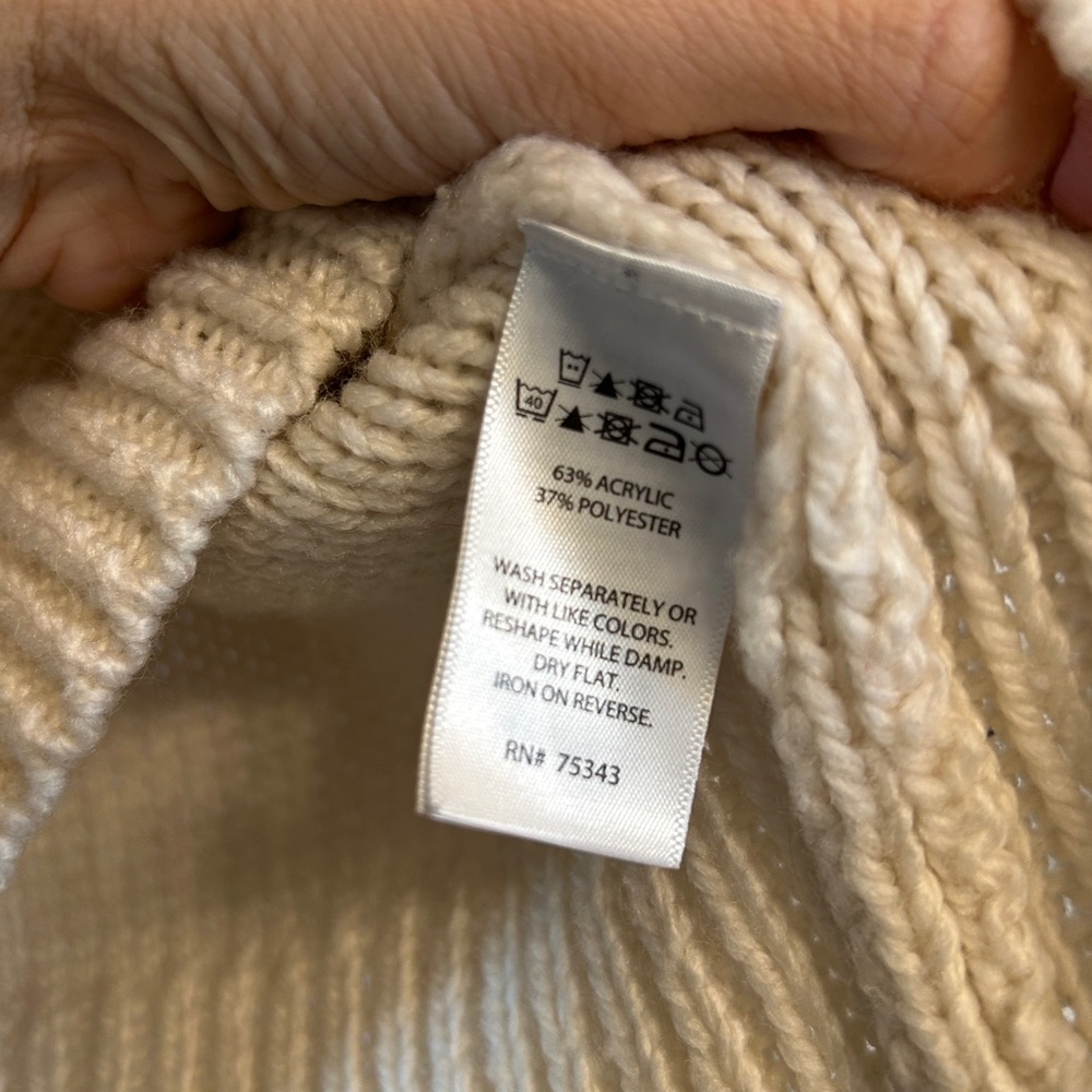 Silverflint Elegant Beige Knit Sweater - Picture 3 of 3